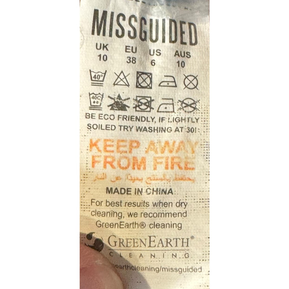 Riot Misguided Jeans High-Rise Mom Ripped Knee Ankle Destroyed Denim Blue Medium - Picture 3 of 11